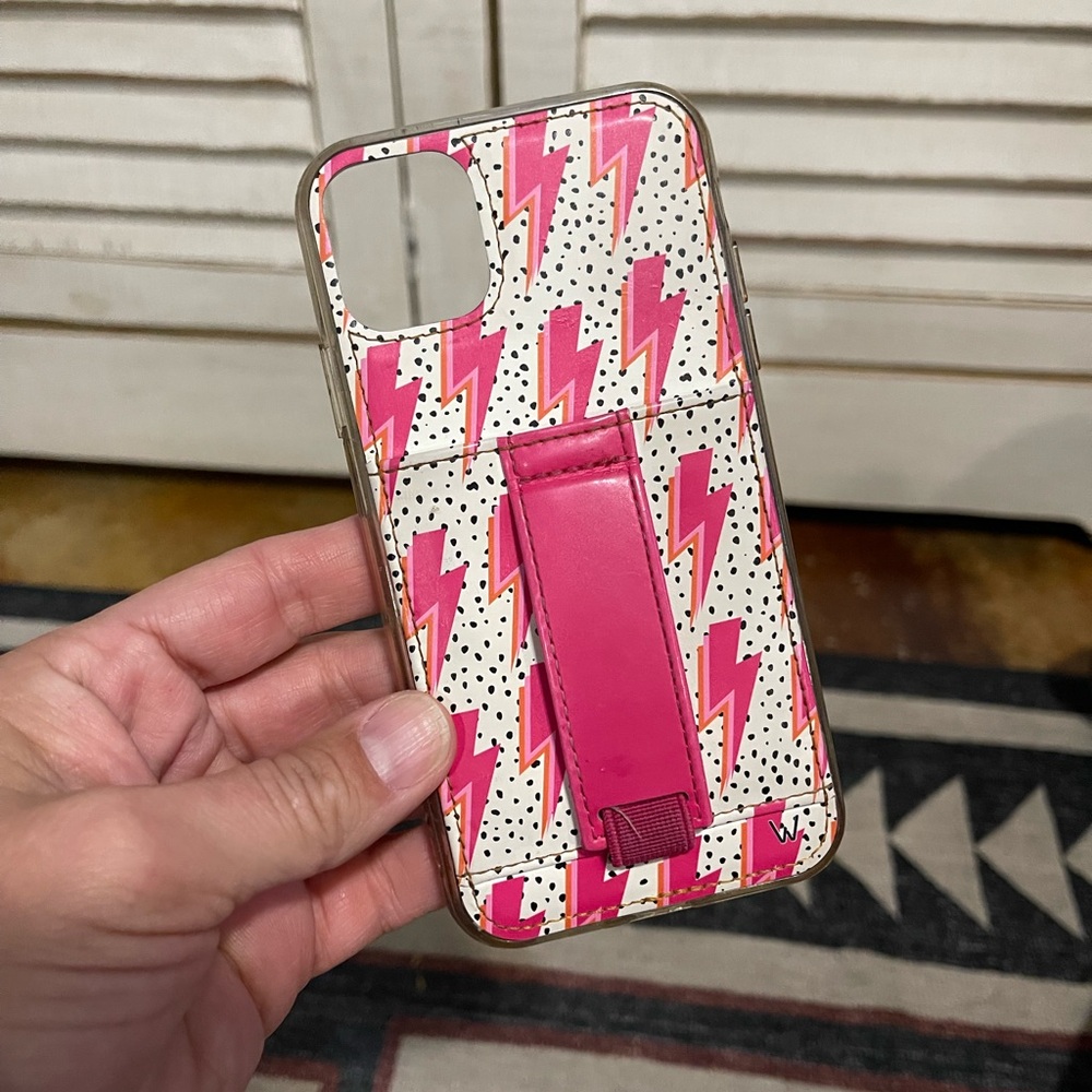 Walli IPhone 11 pink bolt case